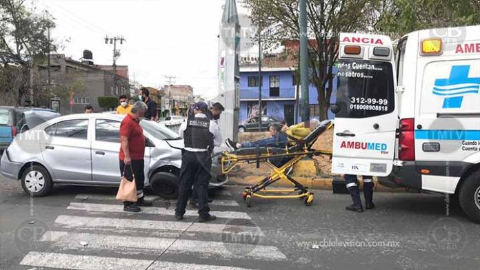 Choque múltiple en el cruce de Solidaridad y Virrey de Mendoza