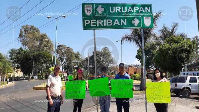 Familiares de dos jóvenes “levantados” protestan en Peribán para exigir que sean liberados
