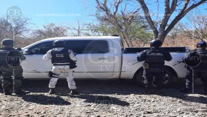 Aseguran un arma, 19 cartuchos, 5 cargadores y 4 vehículos en Zamora