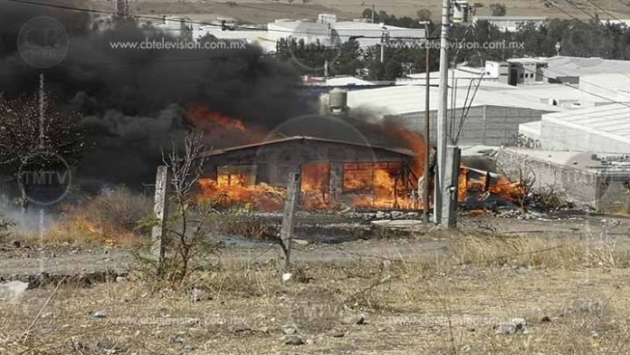 Incendio deja a “Doña Petra” sin vivienda; pide ayuda a los morelianos