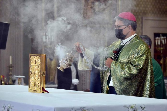Autoridades piden a iglesia suspender misas los domingos