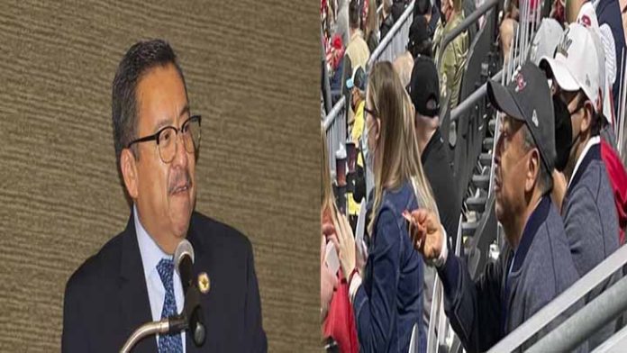 Destituyen a funcionario de Salud por irse al Super Bowl LV