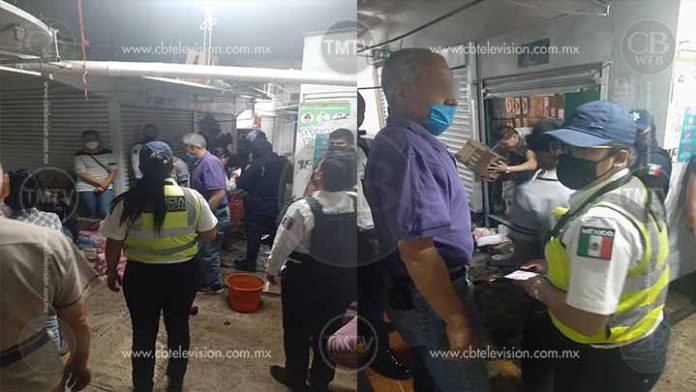 Se prende zapatería en el Mercado Independencia