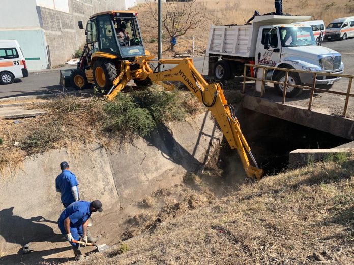 Empiezan trabajos para evitar inundaciones en Morelia