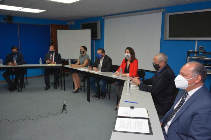 Universidad Michoacana y SUEUM continúan sin llegar a un acuerdo