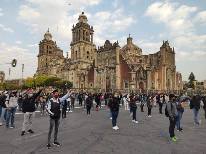 Federación promete mesa de negociación con la CNTE el próximo martes