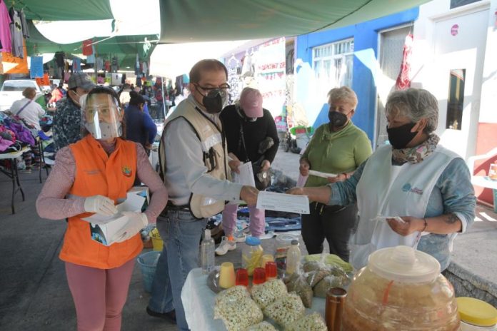Supervisan filtros sanitarios en tianguis de la colonia Mártires de Uruapan