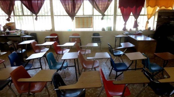 A 50 días de haber iniciado el ciclo escolar, maestros también se niegan a regresar