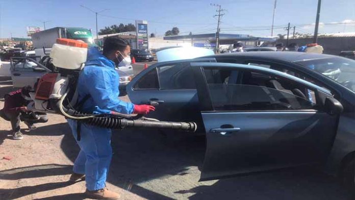Fallida estrategia de sanitización de autos en Morelia