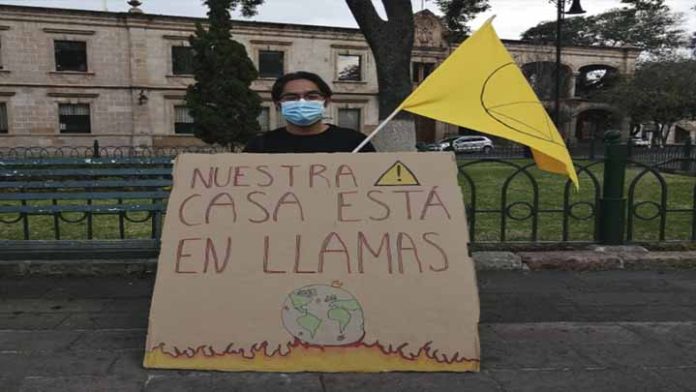 En Morelia, joven convoca a protestar por la acción climática global y nadie llega