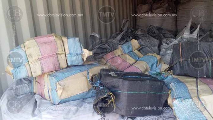 SEMAR asegura más de 300 kilos de cocaína en LC