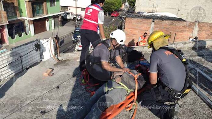 Por poco muere electrocutado en Granjas del Maestro