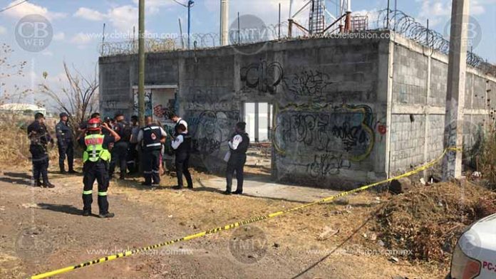 Joven sube a una antena para suicidarse, pero se arrepiente