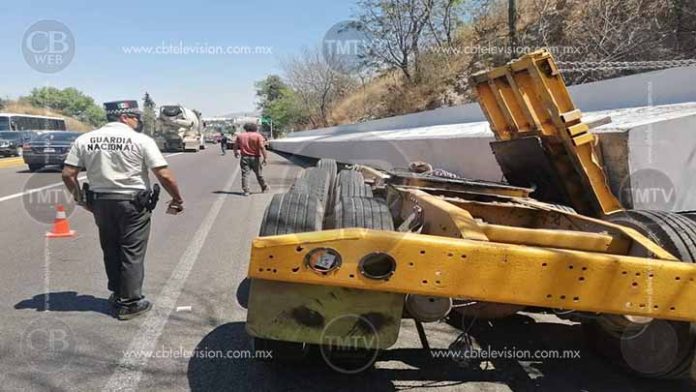 Otra “ballena” volcada en la Pátzcuaro-Morelia