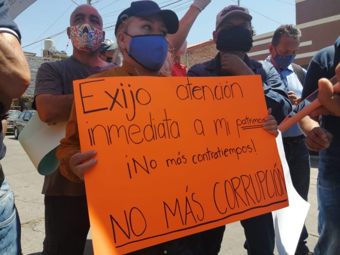Vecinos temen ser desalojados de sus hogares, se manifiestan en contra de ejidatarios