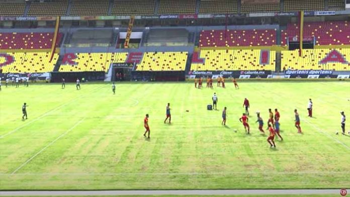 Regreso a los estadios no depende de encuestas, si no del semáforo epidemiológico