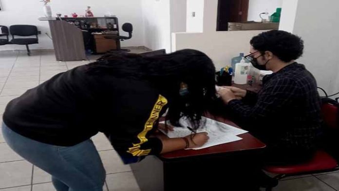 DIF Uruapan entrega Becas Municipales, Especiales y Padrino a más de 200 beneficiarios