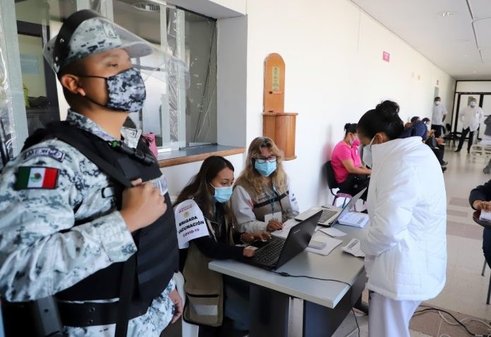 Faltan por recibir la primera dosis de la vacuna anti Covid-19, 317 mil 630 adultos mayores