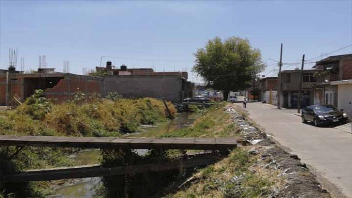 Vecinos de la colonia Carlos Salazar temerosos ante la temporada de lluvias