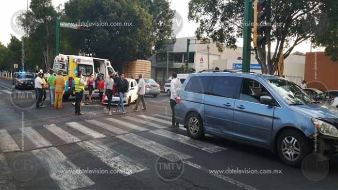 Una mujer y su hija resultaron heridas en choque de autos sobre La Huerta