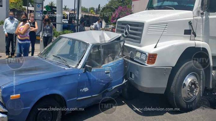 Choque múltiple en la salida a Pátzcuaro, al sur de Morelia