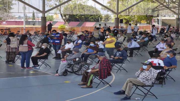 Vacunación anti Covid-19 con cobertura en los 113 municipios de Michoacan