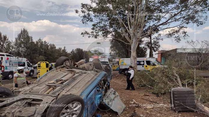 Cuatro personas heridas deja volcadura a la altura de Capula