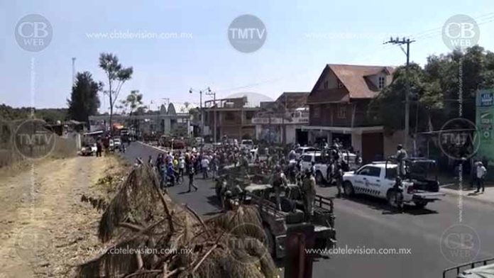 Militares detienen a tres Defensas Rurales en San Juan Nuevo