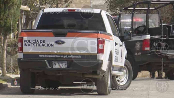 Abandonan a dos hombres muertos en la Apatzingán-Tepalcatepec