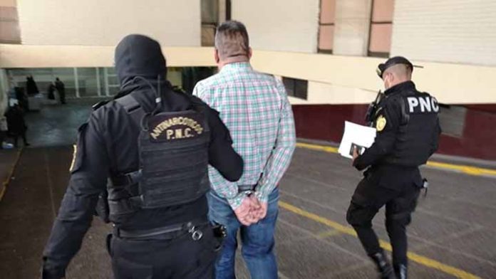 Acusan a ex alcalde de Aguililla y cinco personas más por tráfico de drogas