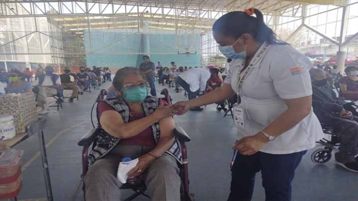Más de 524 mil 600 adultos mayores vacunados contra Covid-19 en Michoacán