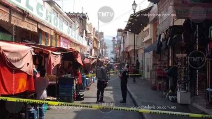 En el centro de Zitácuaro agreden a balazos a un joven de 20 años