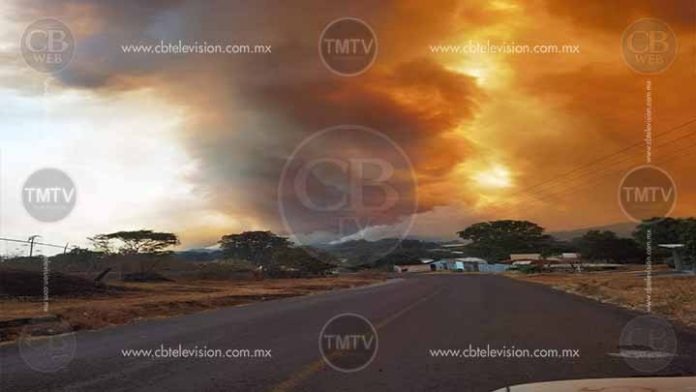 Se complican los incendios forestales en Los Reyes