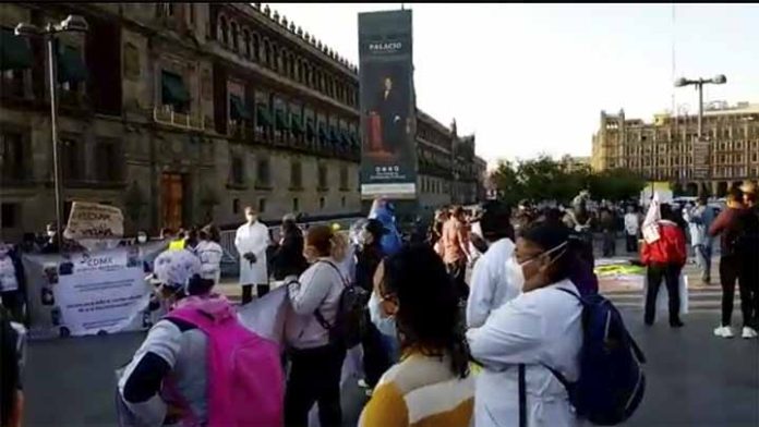 Médicos del sector privado y dentistas exigen ser vacunados contra Covid-19