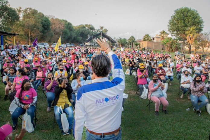 Reconoce Alfonso Martínez a las mujeres como pieza clave en la política