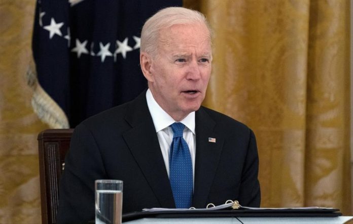 "Putin no puede seguir en el poder", asegura Biden