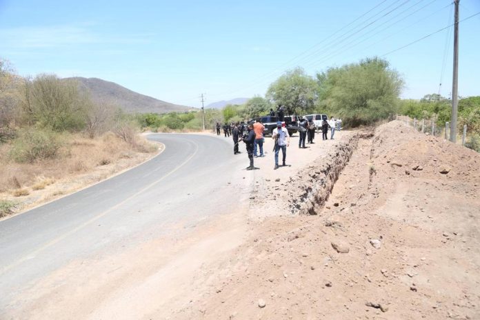 Libre tránsito en Aguililla; restablece SSP la circulación
