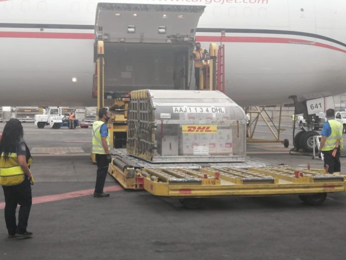 Distribuyen 156 mil 590 vacunas contra a Covid-19 en Michoacán