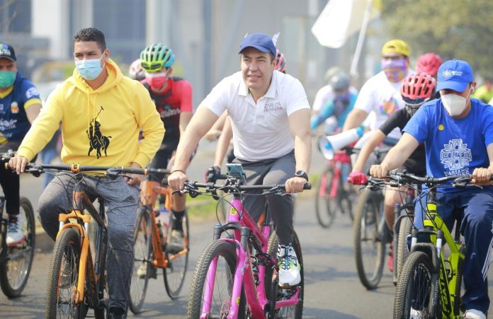 Ciclovía y puente a Jicalán se construirán en Uruapan: Carlos Herrera