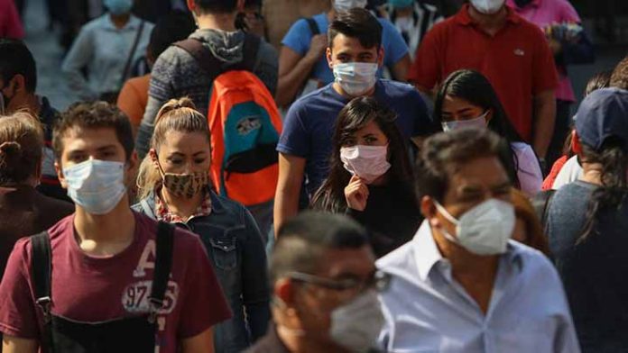 'Inmunidad de rebaño' podría lograrse en año y medio en México; EUA lo hará en 3 meses