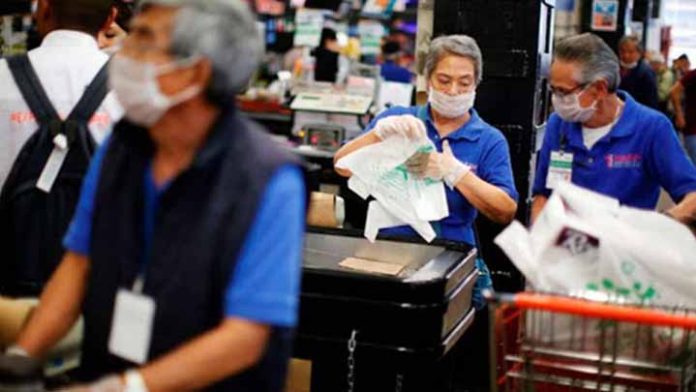 Abuelitos empacadores que ya estén vacunados podrán regresar a trabajar