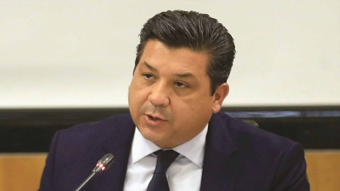 Le quitan fuero al gobernador