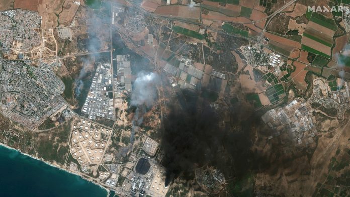 Israel inicia bombardeos terrestres y aéreos en la franja de Gaza