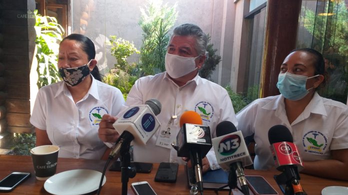 Médicos y enfermeras se plantan de forma indefinida en la Delegación Administrativa de la SSM