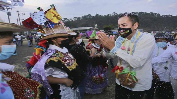 Carlos Herrera visita municipios de la meseta Purépecha