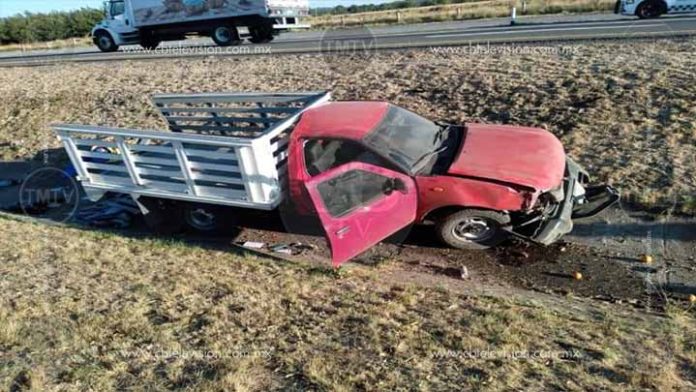Volcadura de camioneta deja un muerto en Zinapécuaro