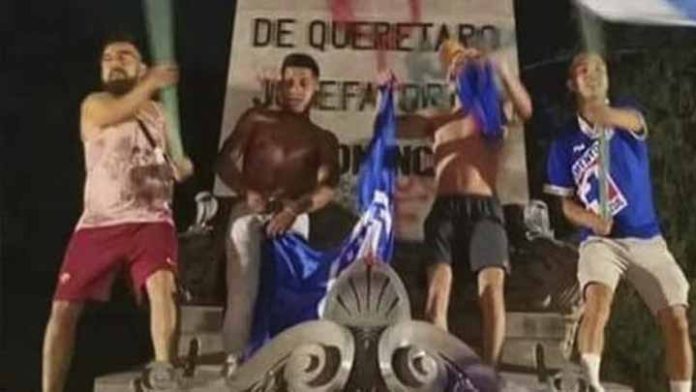 Colectivas feministas critican festejos de aficionados de Cruz Azul