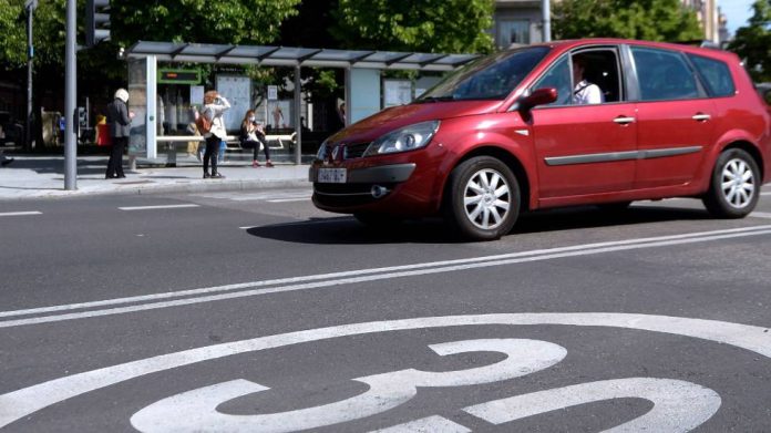 OMS pide que la máxima velocidad permitida en ciudades sea de 30 km/h