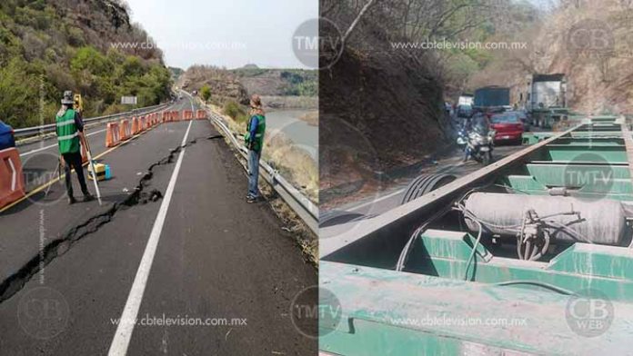 Reparación de la siglo XXI genera largas filas de autos sobre la autopista y por la libre