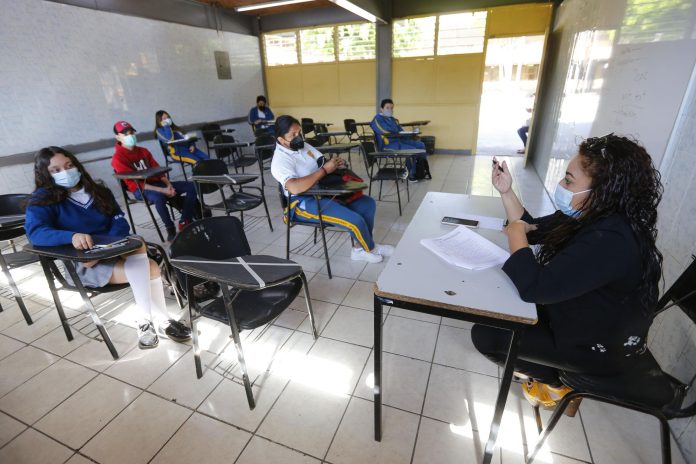 Padres de Familia exigen garantías de un regreso a clases responsable
